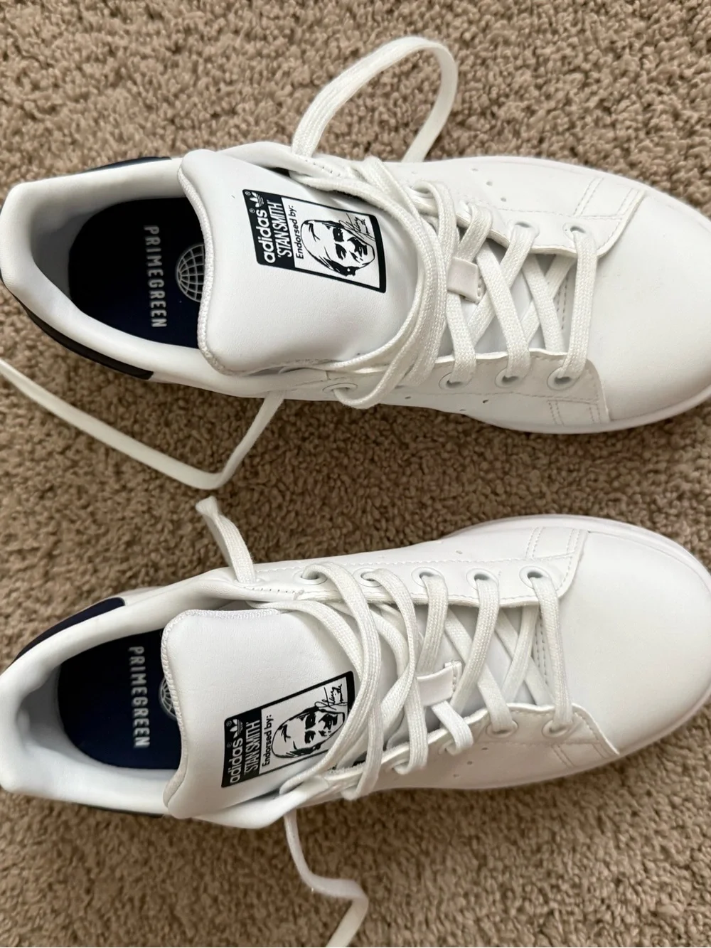 Like New Adidas Stan Smith big kid size 4
